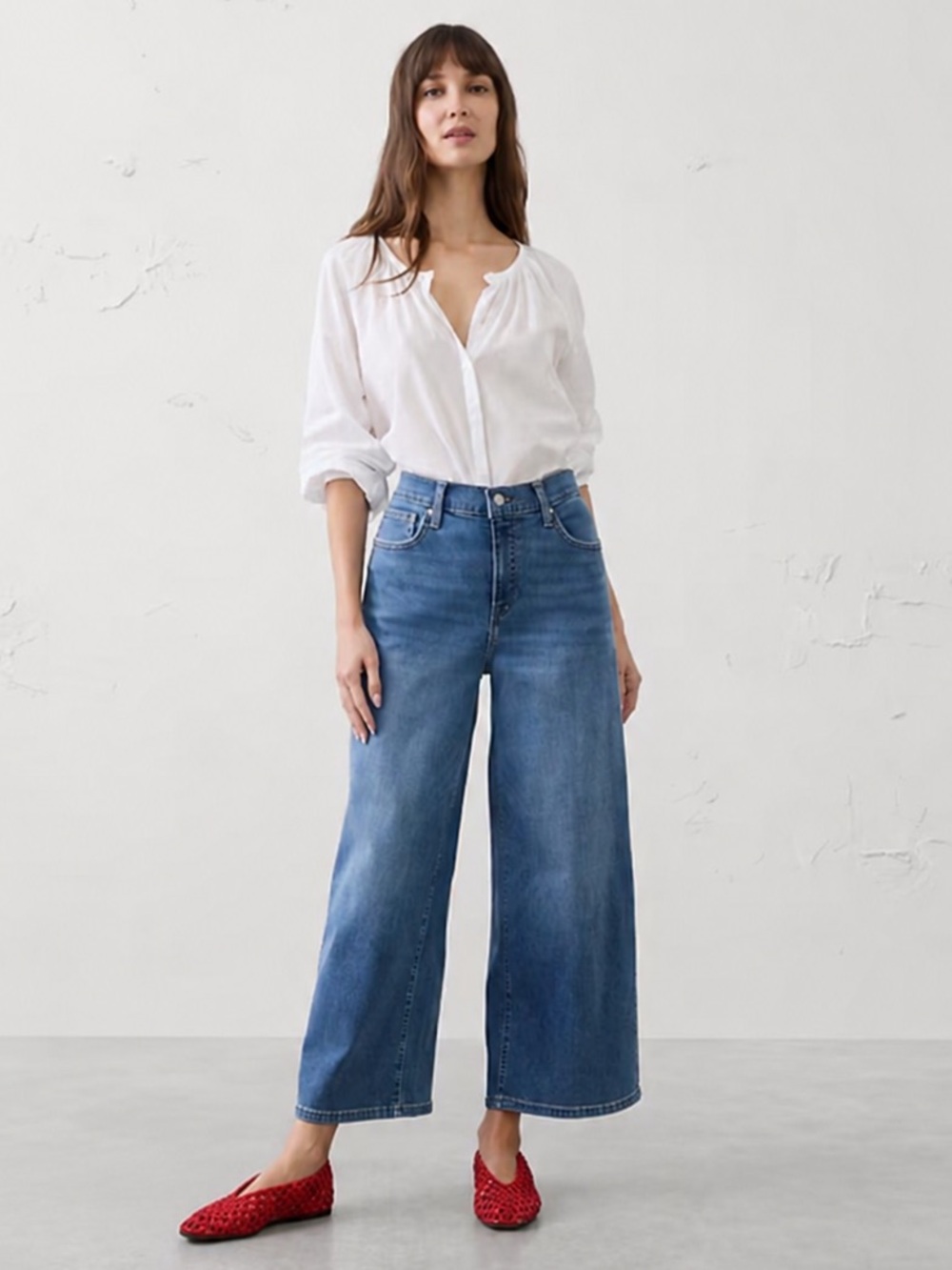 Banana Republic Cropped Wide Leg High-Rise Jeans in Medium Blue